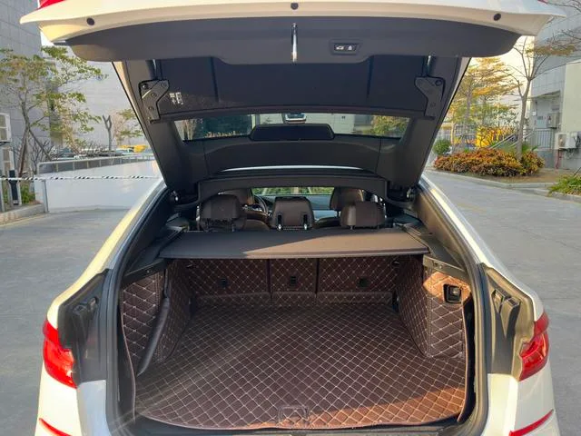 BMW 6 Series GT 2019 630i M Sports Grand Traveler Edition interior photo 16 BMW 6 Series GT 2019 630i M Sports Grand Traveler Edition interior photo 16