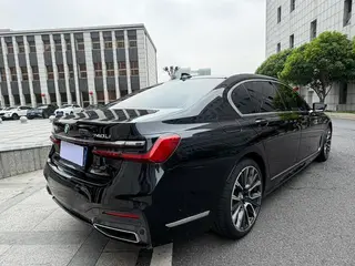 BMW 7 Series 2019 740Li Премиум-класса M Спортивный костюм экстерьер фото 3 BMW 7 Series 2019 740Li Премиум-класса M Спортивный костюм экстерьер фото 3