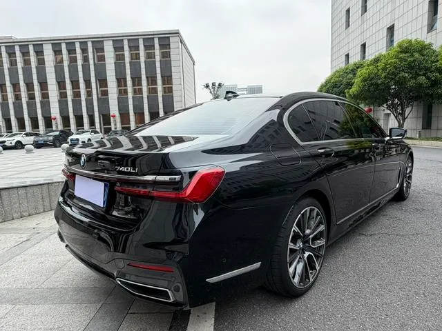 BMW 7 Series 2019 740Li Премиум-класса M Спортивный костюм экстерьер фото 3 BMW 7 Series 2019 740Li Премиум-класса M Спортивный костюм экстерьер фото 3
