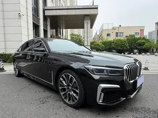 BMW 7 Series 2019 740Li Премиум-класса M Спортивный костюм экстерьер фото 6 BMW 7 Series 2019 740Li Премиум-класса M Спортивный костюм экстерьер фото 6