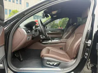 BMW 7 Series 2019 740Li Премиум-класса M Спортивный костюм экстерьер фото 9 BMW 7 Series 2019 740Li Премиум-класса M Спортивный костюм экстерьер фото 9