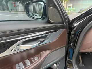 BMW 7 Series 2019 740Li Премиум-класса M Спортивный костюм интерьер фото 15 BMW 7 Series 2019 740Li Премиум-класса M Спортивный костюм интерьер фото 15