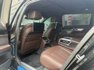 BMW 7 Series 2019 740Li Премиум-класса M Спортивный костюм интерьер фото 16 BMW 7 Series 2019 740Li Премиум-класса M Спортивный костюм интерьер фото 16