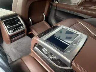 BMW 7 Series 2019 740Li Премиум-класса M Спортивный костюм интерьер фото 17 BMW 7 Series 2019 740Li Премиум-класса M Спортивный костюм интерьер фото 17