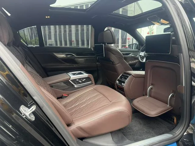 BMW 7 Series 2019 740Li Премиум-класса M Спортивный костюм интерьер фото 18 BMW 7 Series 2019 740Li Премиум-класса M Спортивный костюм интерьер фото 18