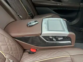 BMW 7 Series 2019 740Li Премиум-класса M Спортивный костюм интерьер фото 19 BMW 7 Series 2019 740Li Премиум-класса M Спортивный костюм интерьер фото 19