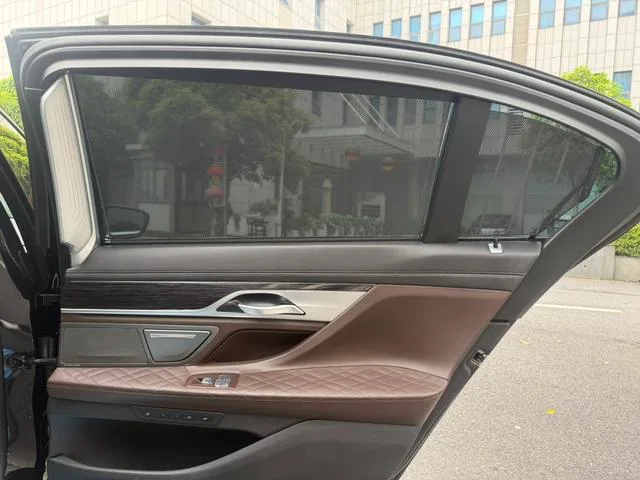 BMW 7 Series 2019 740Li Премиум-класса M Спортивный костюм интерьер фото 20 BMW 7 Series 2019 740Li Премиум-класса M Спортивный костюм интерьер фото 20