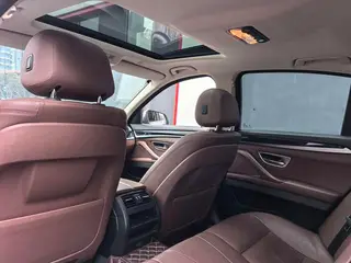 BMW 5 Series 2015 520i Estilo elegante exterior foto 5 BMW 5 Series 2015 520i Estilo elegante exterior foto 5