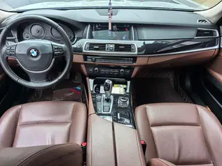 BMW 5 Series 2015 520i Estilo elegante interior foto 6 BMW 5 Series 2015 520i Estilo elegante interior foto 6