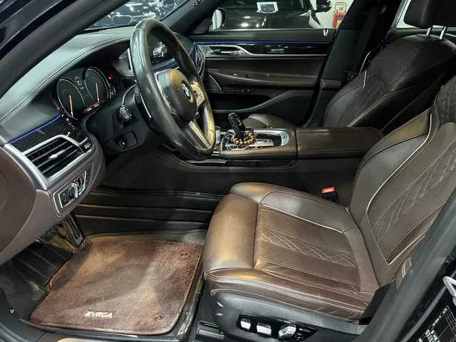 BMW 7 Series 2018 740Li Leading Type M Sports suit exterior photo 3