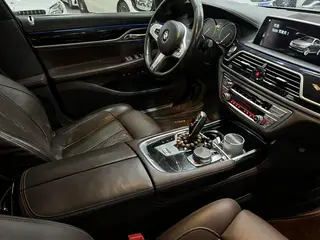 BMW 7 Series 2018 740Li Leading Type M Sports suit exterior photo 6