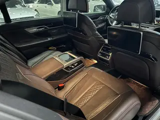 BMW 7 Series 2018 740Li Leading Type M Sports suit interior photo 8