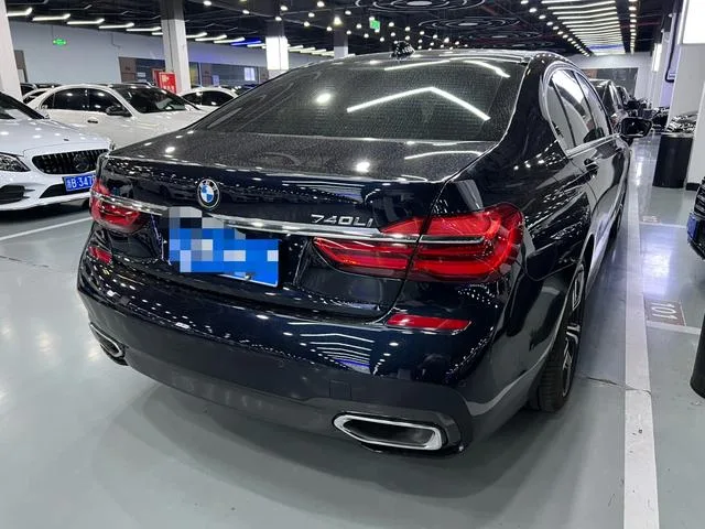 BMW 7 Series 2018 740Li Leading Type M Sports suit interior photo 9
