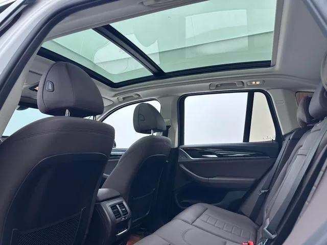 BMW X3 2021 xDrive25i M Sports suit interior photo 11 BMW X3 2021 xDrive25i M Sports suit interior photo 11