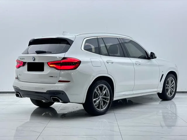 BMW X3 2021 xDrive25i M Sports suit interior photo 13 BMW X3 2021 xDrive25i M Sports suit interior photo 13