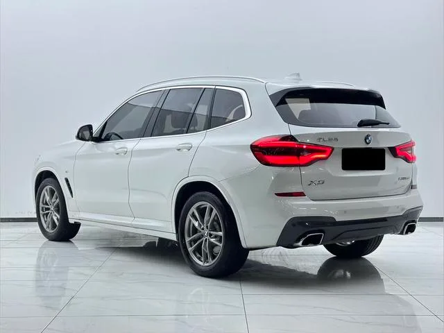BMW X3 2021 xDrive25i M Sports suit interior photo 15 BMW X3 2021 xDrive25i M Sports suit interior photo 15