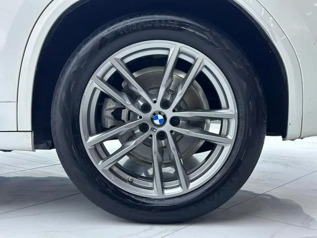 BMW X3 2021 xDrive25i M Sports suit interior photo 16 BMW X3 2021 xDrive25i M Sports suit interior photo 16