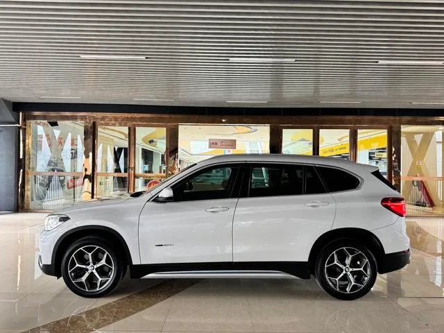 BMW X1 2018 xDrive20Li Premium Class exterior photo 3 BMW X1 2018 xDrive20Li Premium Class exterior photo 3