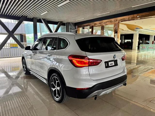 BMW X1 2018 xDrive20Li Premium Class exterior photo 4 BMW X1 2018 xDrive20Li Premium Class exterior photo 4