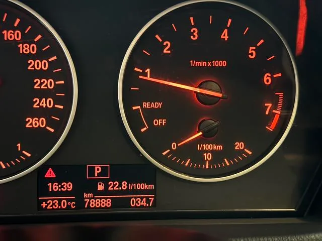 BMW X1 2018 xDrive20Li Premium Class interior photo 12 BMW X1 2018 xDrive20Li Premium Class interior photo 12
