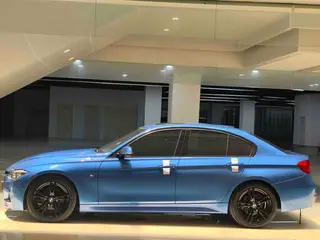 BMW 3 Series 2019 320Li M Conjunto deportivo interior foto 7 BMW 3 Series 2019 320Li M Conjunto deportivo interior foto 7
