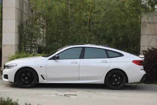 BMW 6 Series GT 2018 640i xDrive M Sports suit interior photo 11
