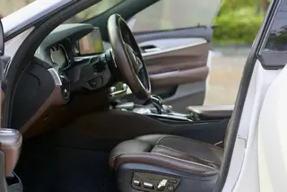 BMW 6 Series GT 2018 640i xDrive M Sports suit interior photo 14