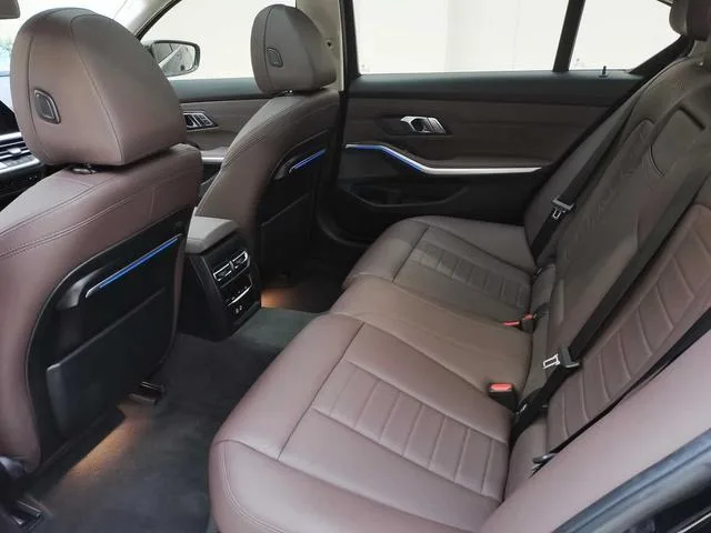BMW 3 Series 2020 Reforma 325Li M Conjunto deportivo exterior foto 4 BMW 3 Series 2020 Reforma 325Li M Conjunto deportivo exterior foto 4