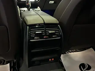BMW 5 Series 2021 525Li Luxury Set interior photo 14 BMW 5 Series 2021 525Li Luxury Set interior photo 14