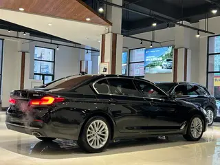 BMW 5 Series 2021 525Li Luxury Set interior photo 19 BMW 5 Series 2021 525Li Luxury Set interior photo 19