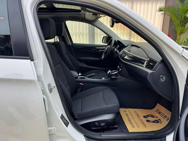 BMW X1 2015 sDrive18i Fashion Upgrade Edition interior photo 11 BMW X1 2015 sDrive18i Fashion Upgrade Edition interior photo 11