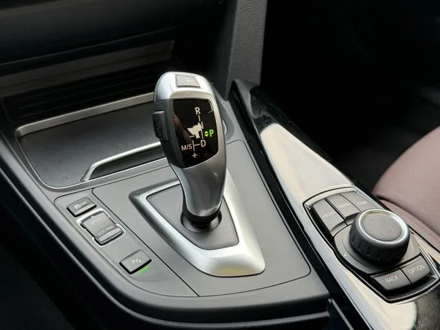 BMW 3 Series 2018 320Li Fashionable exterior photo 9 BMW 3 Series 2018 320Li Fashionable exterior photo 9