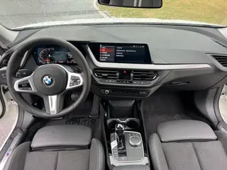 BMW 2 Series 2021 225i Four-door coupe M Sports suit interior photo 11 BMW 2 Series 2021 225i Four-door coupe M Sports suit interior photo 11