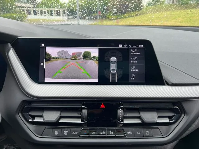 BMW 2 Series 2021 225i Four-door coupe M Sports suit interior photo 15 BMW 2 Series 2021 225i Four-door coupe M Sports suit interior photo 15