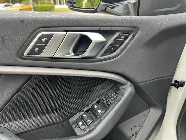 BMW 2 Series 2021 225i Four-door coupe M Sports suit interior photo 17 BMW 2 Series 2021 225i Four-door coupe M Sports suit interior photo 17