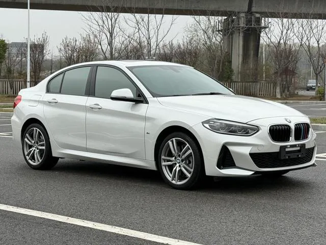 BMW 1 Series 2019 120i Leading Type M Sports suit exterior photo 3 BMW 1 Series 2019 120i Leading Type M Sports suit exterior photo 3