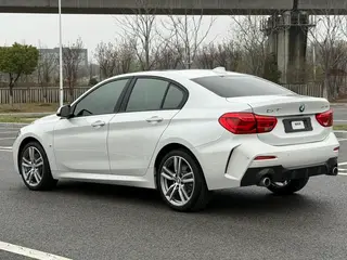 BMW 1 Series 2019 120i Leading Type M Sports suit exterior photo 6 BMW 1 Series 2019 120i Leading Type M Sports suit exterior photo 6