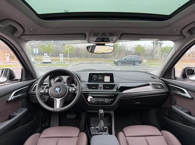 BMW 1 Series 2019 120i Leading Type M Sports suit exterior photo 9 BMW 1 Series 2019 120i Leading Type M Sports suit exterior photo 9