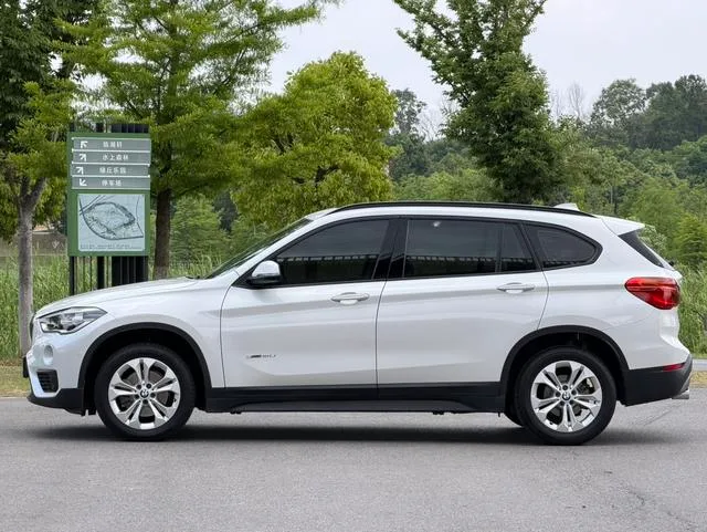 BMW X1 2016 sDrive18Li Premium Class exterior photo 4 BMW X1 2016 sDrive18Li Premium Class exterior photo 4