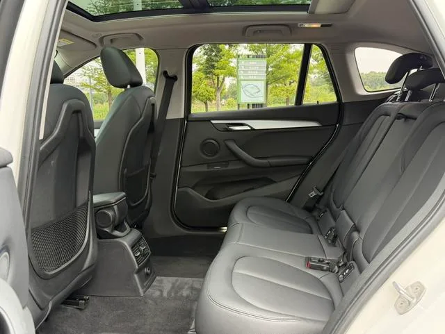 BMW X1 2016 sDrive18Li Premium Class interior photo 13 BMW X1 2016 sDrive18Li Premium Class interior photo 13