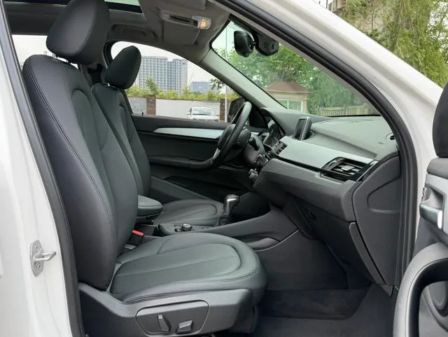 BMW X1 2016 sDrive18Li Premium Class interior photo 14 BMW X1 2016 sDrive18Li Premium Class interior photo 14