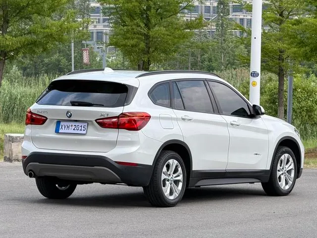BMW X1 2016 sDrive18Li Premium Class interior photo 18 BMW X1 2016 sDrive18Li Premium Class interior photo 18
