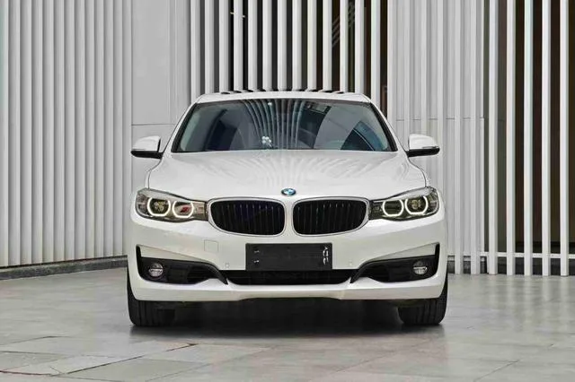 BMW 3 Series GT 2019 320i Fashionable exterior photo 2 BMW 3 Series GT 2019 320i Fashionable exterior photo 2