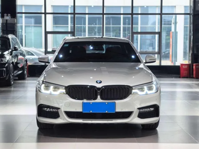 BMW 5 Series 2018 Restyling 530Li Premium Class M Sports suit exterior photo 2 BMW 5 Series 2018 Restyling 530Li Premium Class M Sports suit exterior photo 2