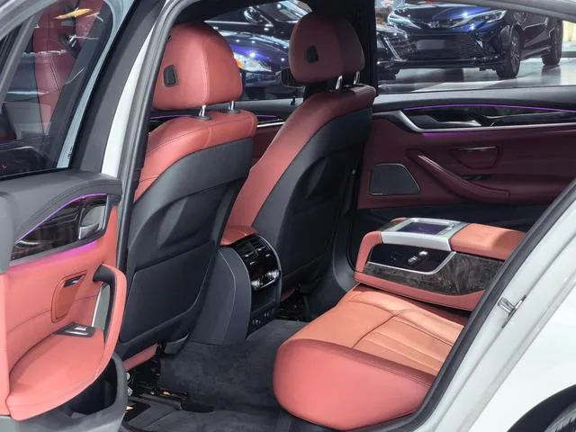 BMW 5 Series 2018 Restyling 530Li Premium Class M Sports suit exterior photo 4 BMW 5 Series 2018 Restyling 530Li Premium Class M Sports suit exterior photo 4