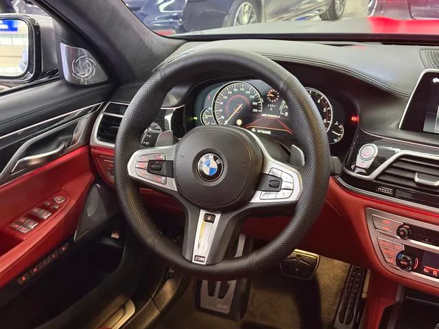 BMW 7 Series 2017 M760Li xDrive Excellence Luxury Edition exterior photo 5