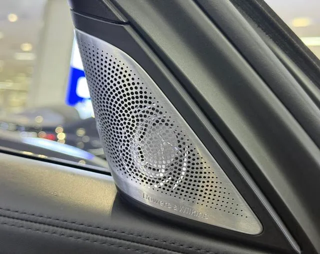 BMW 7 Series 2017 M760Li xDrive Excellence Luxury Edition interior photo 15