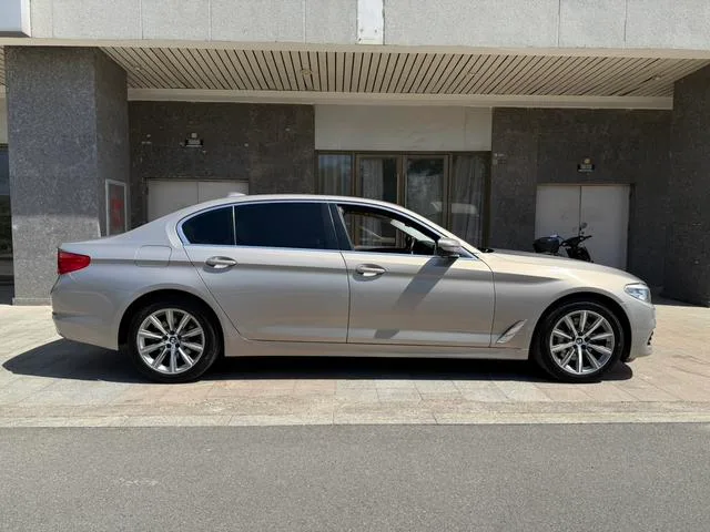 BMW 5 Series 2018 528Li Listing Special Edition exterior photo 5 BMW 5 Series 2018 528Li Listing Special Edition exterior photo 5