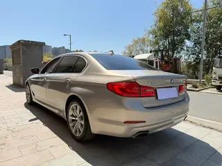 BMW 5 Series 2018 528Li Listing Special Edition interior photo 8 BMW 5 Series 2018 528Li Listing Special Edition interior photo 8