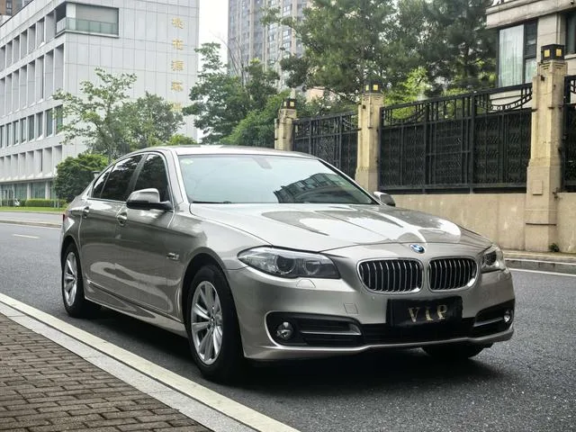 BMW 5 Series 2017 520Li Elegant style exterior photo 3 BMW 5 Series 2017 520Li Elegant style exterior photo 3